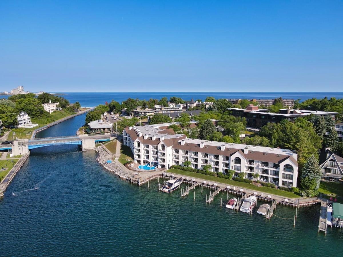 שארלוואה 105 Edgewater Inn מראה חיצוני תמונה