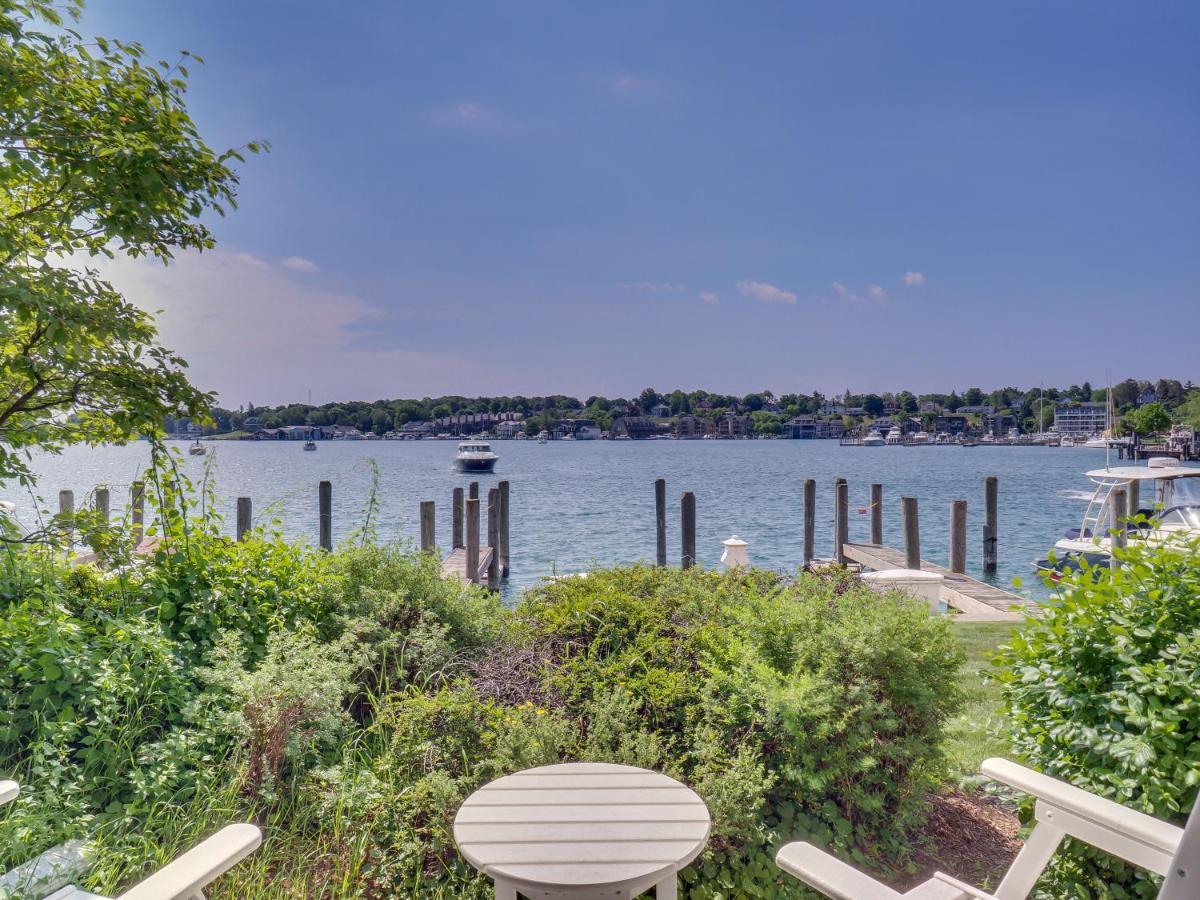 שארלוואה 105 Edgewater Inn מראה חיצוני תמונה